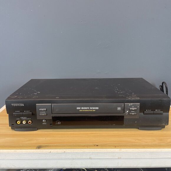 Toshiba VCR W-603 VHS Video Cassette Recorder and Player For Parts - Picture 1 of 5